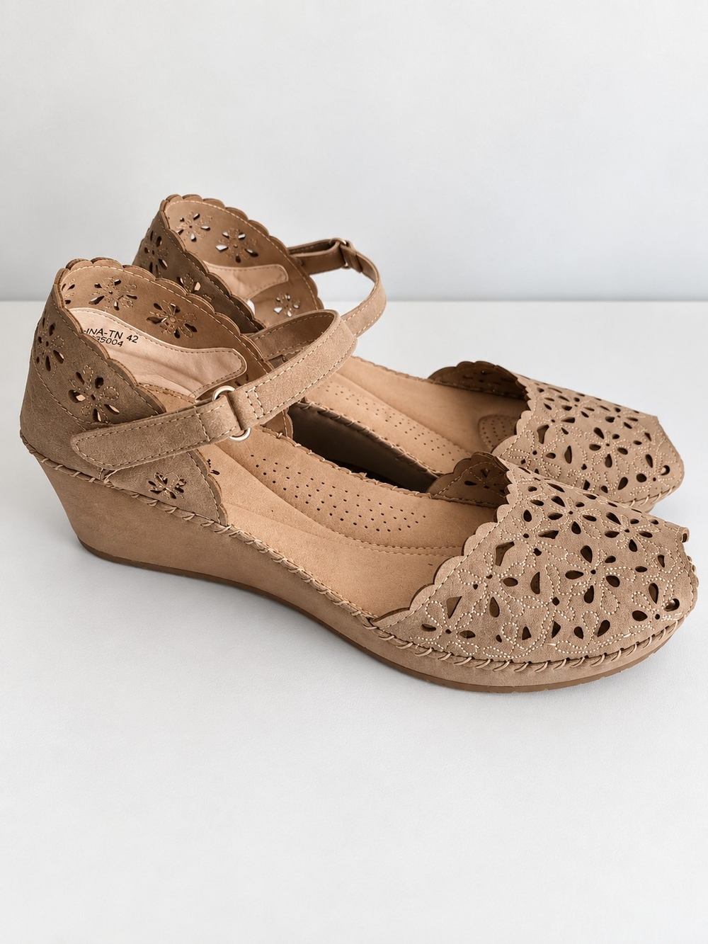 Patrizia by Spring Step Women’s Beige Floral Cutout Wedge Shoes Size 42 Peep Toe